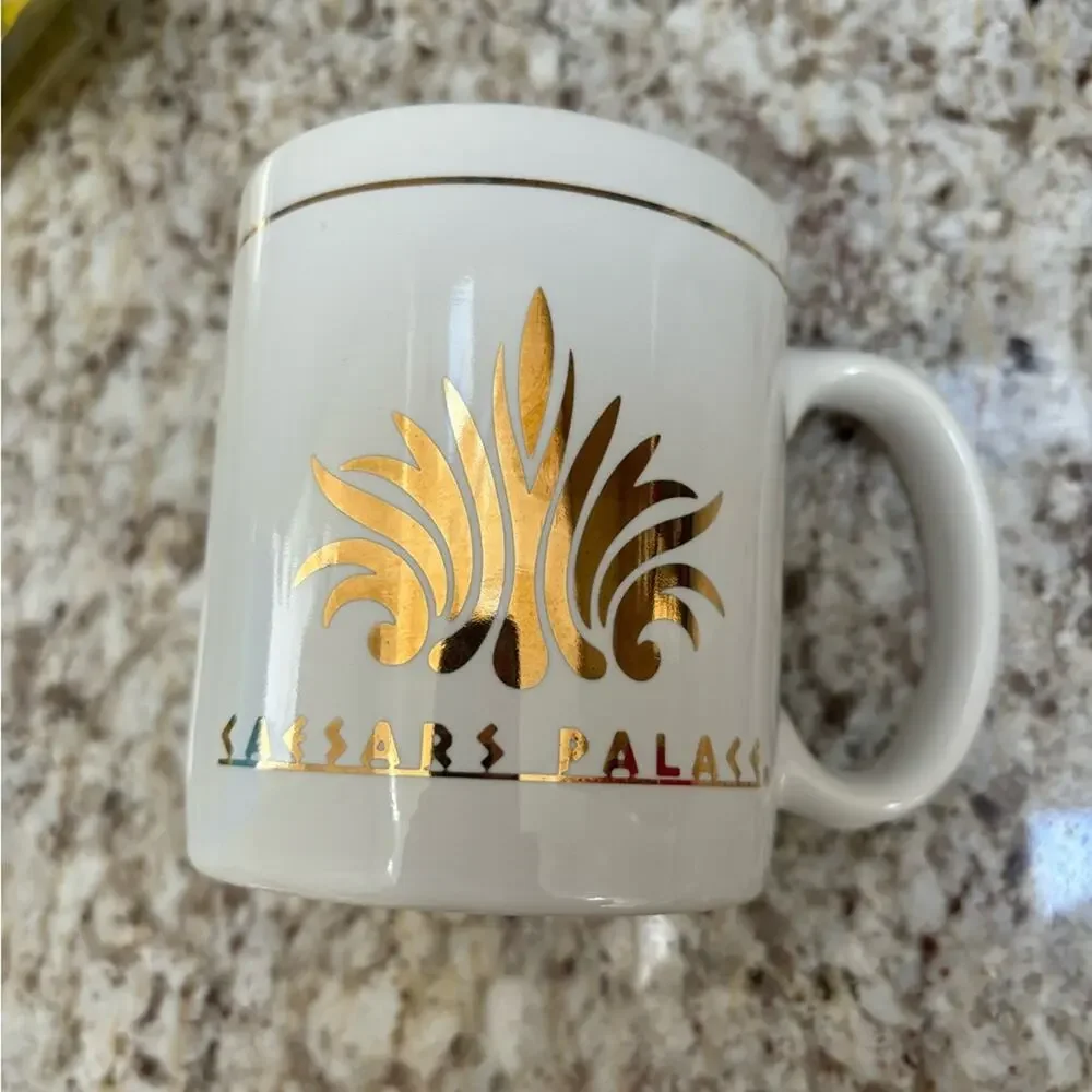 Cesar’s Palace limited edition vintage white porcelain gold trim mugs 4/1set nwt